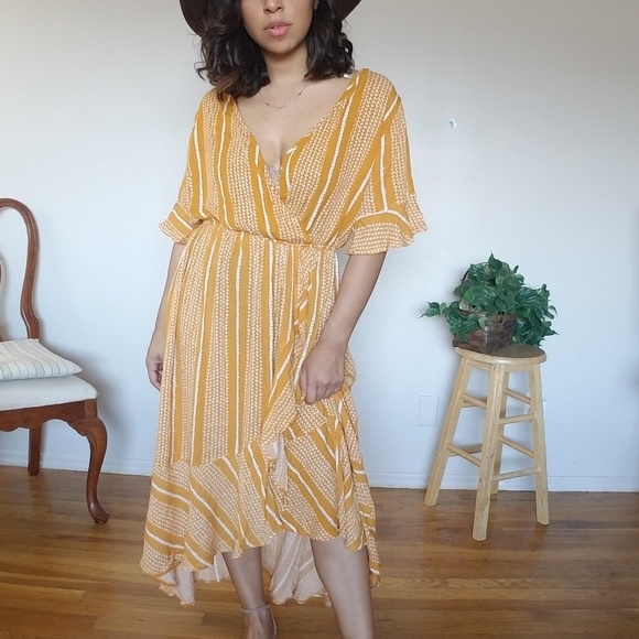 EVELIN ARROW PRINT MUSTARD IVORY MAXI DRESS - Picture 3 of 8